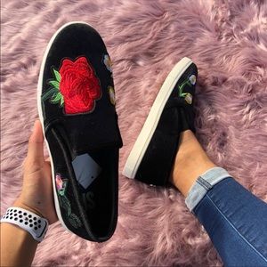 ROSE EMBROIDERED SLIP ON SHOES